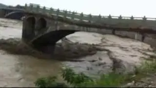 Bridge collapses killing 12 people in China
