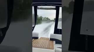 Не едет лодка говорил он 😁 ручку положил и поехала. Гластрон