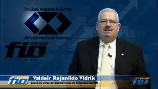 O Coordenador  de administração Prof. Valdeir R. Vidrik