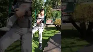 Реакция малыша на аттракцион