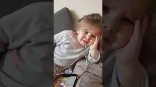 Ника нашкодила и теперь расстроилась 🥺 #дети #дочки #погодки #семейныйвлог #сестры