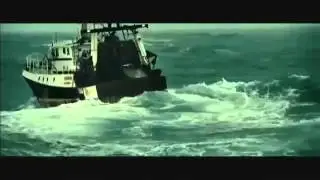 корабли в шторм в океане