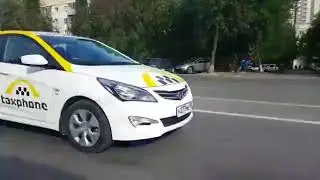 Брендированные машины Таксфон поехали по стране