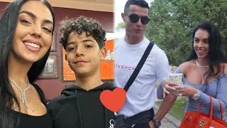 Cristiano Ronaldo And Georgina Rodríguez With Family ❤️💫 Loving Moments