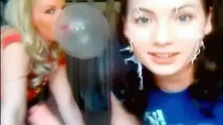 Ultimate Bubble Gum Blowing Sisters