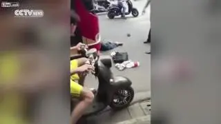 And the winner for best performance during an insurance scam is... (only in China)