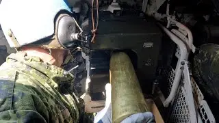 Inside the Leopard 1A5 - Tank loader at work - 4K
