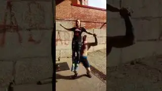 Отрабатываем новый силовой номер-швунг девушки