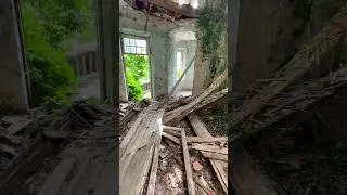 Заброшенный особняк в Абхазии. Что ВНУТРИ?