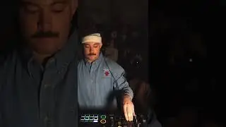 Travis George dropping a Tyla remix during his last set #tyla #remix #dj #boilerroom #djset