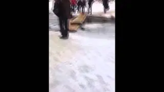 Переход через реку Литовку становится всё опаснее
