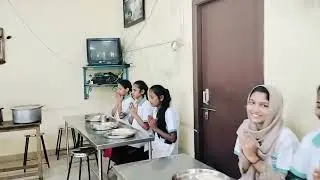 Rseti student dinner time