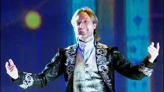 Drosselmeyer and children. Evgeni Plushenko in the Nutcracker show. 5.01.2022