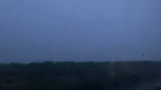 【突然のゲリラ豪雨】ノーカットでお送りします。1分40秒の辺りで雷が近くに落ちました