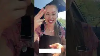 These are my fingers with Miss Jolie 