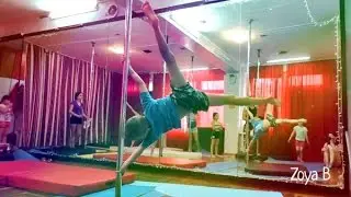 Pole Kids  моя гордість))-- звезда+флаг на пилоне)
