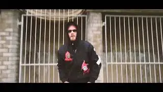 какойто наркоман ищет закладку у меня в параше!