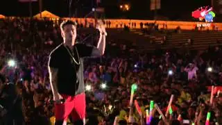 J Balvin en el Evento 40 - 