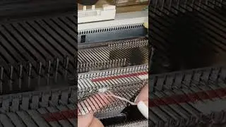 Шишечка на изнанке на вязальной машине