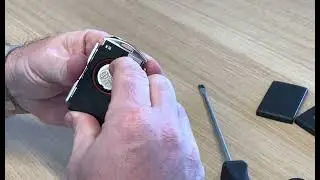 DIY How to replace your Volvo's key fob battery...it's easy!!!