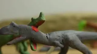 ceratosaurus vs majungasaurus | clay dinosaurs