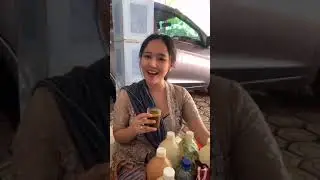Penjual Jamu Cantik Jualan Jamu Kuat Hadapi Kenyataan
