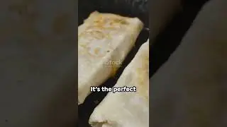 Experience the Deliciousness of Cheesy Pita Pocket Magic in Every Bite #shorts #cheesy #pita #viral
