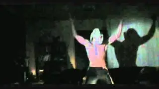 try not to laugh.