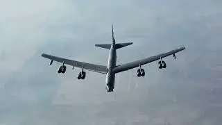 ‏🚨⚡ قاذفات القنابل الاستراتيجية الأمريكية B-52H تحلق إلى الشرق الأوسط محملة بالأسلحة!