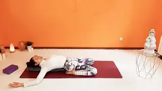 Sesión de Yin yoga - relajar cuello, hombros, espalda alta y caderas.
