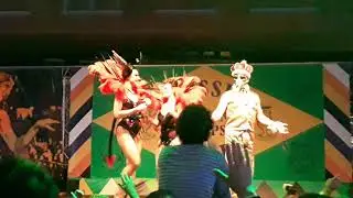رقص تعري