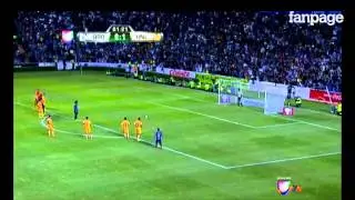 Ronaldinho fallisce il rigore all'esordio
