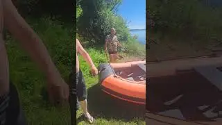 Когда спускаешь лодку на воду, а тебя за.....ют советами!🤣🤣🤣🎣🚤 #fishing #lowrance #рыбалка #природа