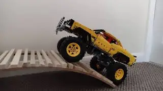 LEGO 41999 in yellow with BuWizz