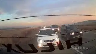 I don't let bad drivers go around the traffic jam on the side of the road. Part 1