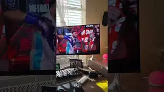 Deji turning up to Slims intro