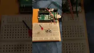 Series circuit connected LED on Arduino Uno R3.