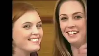 Lesbian Kiss_6Vb2kN-qHug #000