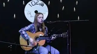 Аня Брылина с песней (С тучки на тучку) в клубе 102db Сургут СМ 21.06.2019(11)