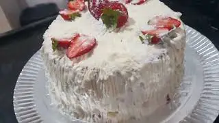 DELICIAS CASEIRAS DE HOJE :Bolo com Recheio de Morango e  Ninho 😋😋🥰