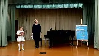 Ужегова Елизавета, 5 лет, уч-ся ДШИ №1 г. Ельца, А. Комаровский "Вперегонки", преп. Прокофьева Ю.Г.