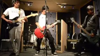 MR HUESOS SOLO ( mc virus)