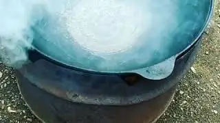 Лично я готовил его в казане на костре, однако вполне допустимо