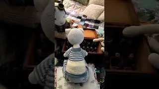 Каждый занят своим делом 😄