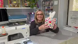 Gesundheit 🤧 - Let's Sew A Holiday Themed Tissue Box Cover Together🎄