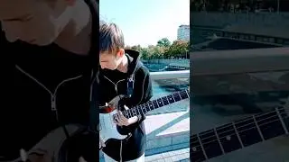 Вам знакома эта мелодия?🙂#shorts #ytshorts #ytshorts #shortsvideo #guitarsolo #street