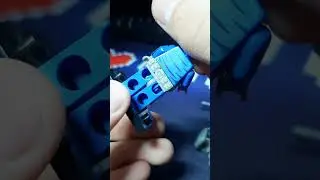 Обзор на минифигурку голубого мандалорца. 