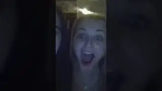 Violinist Pranks Girls With Fake Reflection