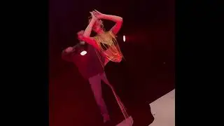 Farah Zeynep Abdullah milkshake şarkısı eşliğinde oryantal