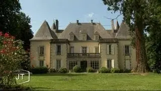 Unusual: A castle for sale (Vendée)